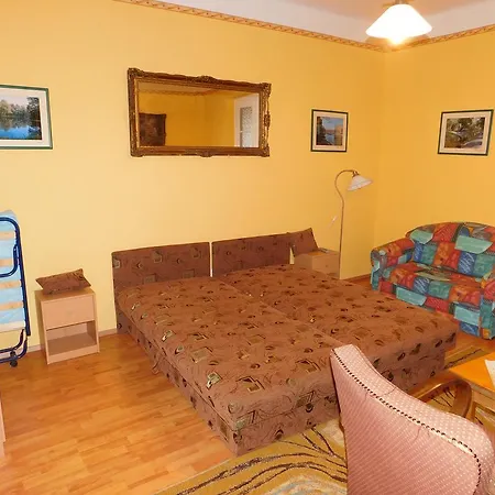 Πανσιόν Kapolnas Vendeghaz 3*