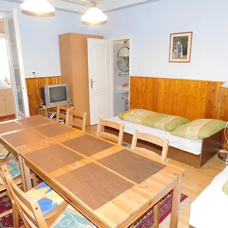 Kapolnas Vendeghaz Báta