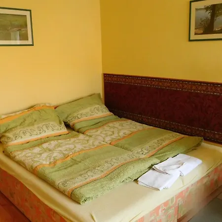 Kapolnas Vendeghaz Πανσιόν